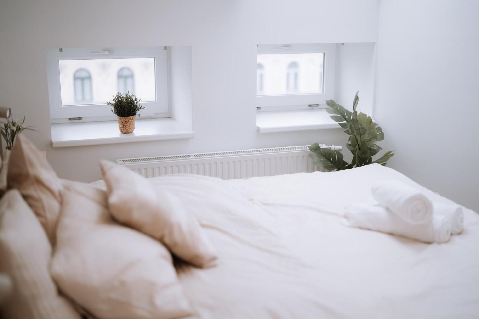 90qm, 3 Bedrooms, Near Schoenbrunn, Balcony - Axara Housing Appartement