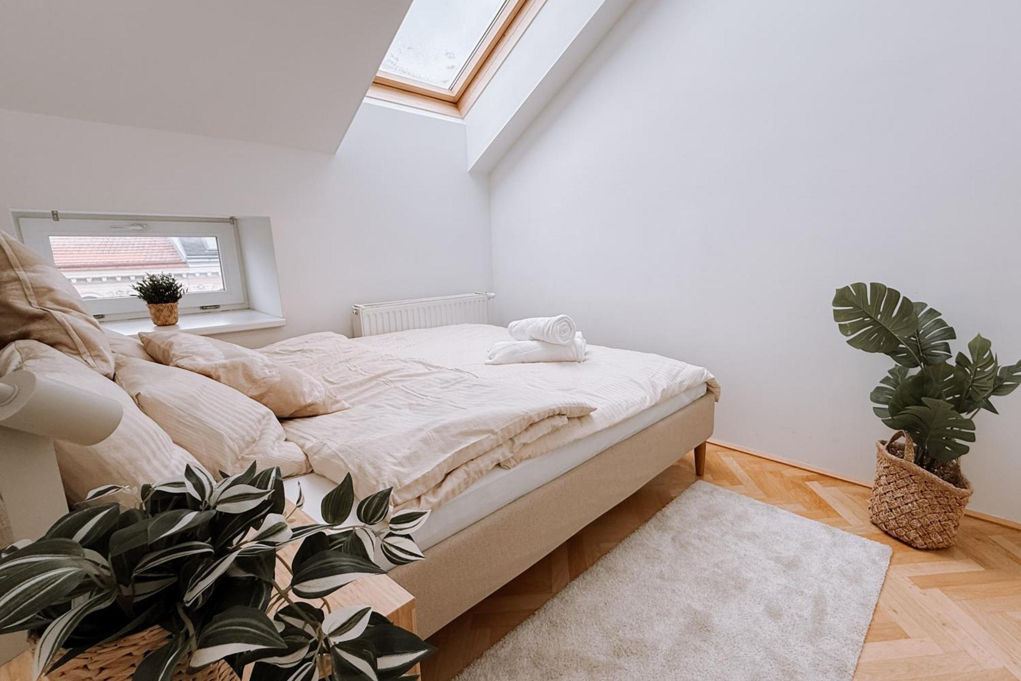 Appartement 90qm, 3 Bedrooms, Near Schoenbrunn, Balcony - Axara Housing *